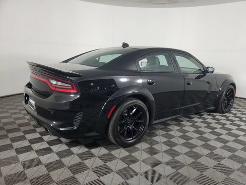 Used 2022 Dodge Charger SRT Hellcat w/ Carbon/Suede Interior Package RWD image 4