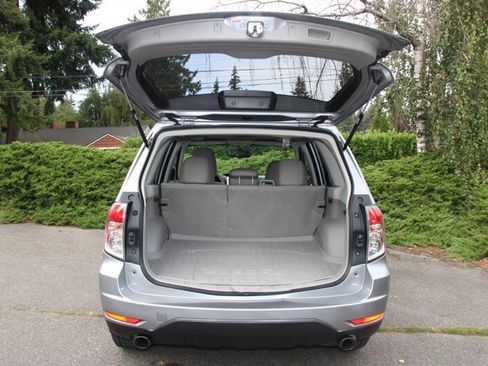 Used 2011 Subaru Forester 2.5X Limited AWD/4WD image 18
