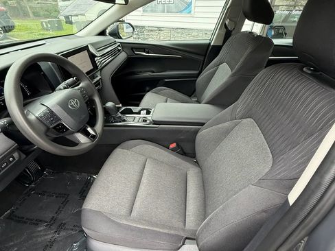 Used 2025 Toyota Camry LE FWD image 13