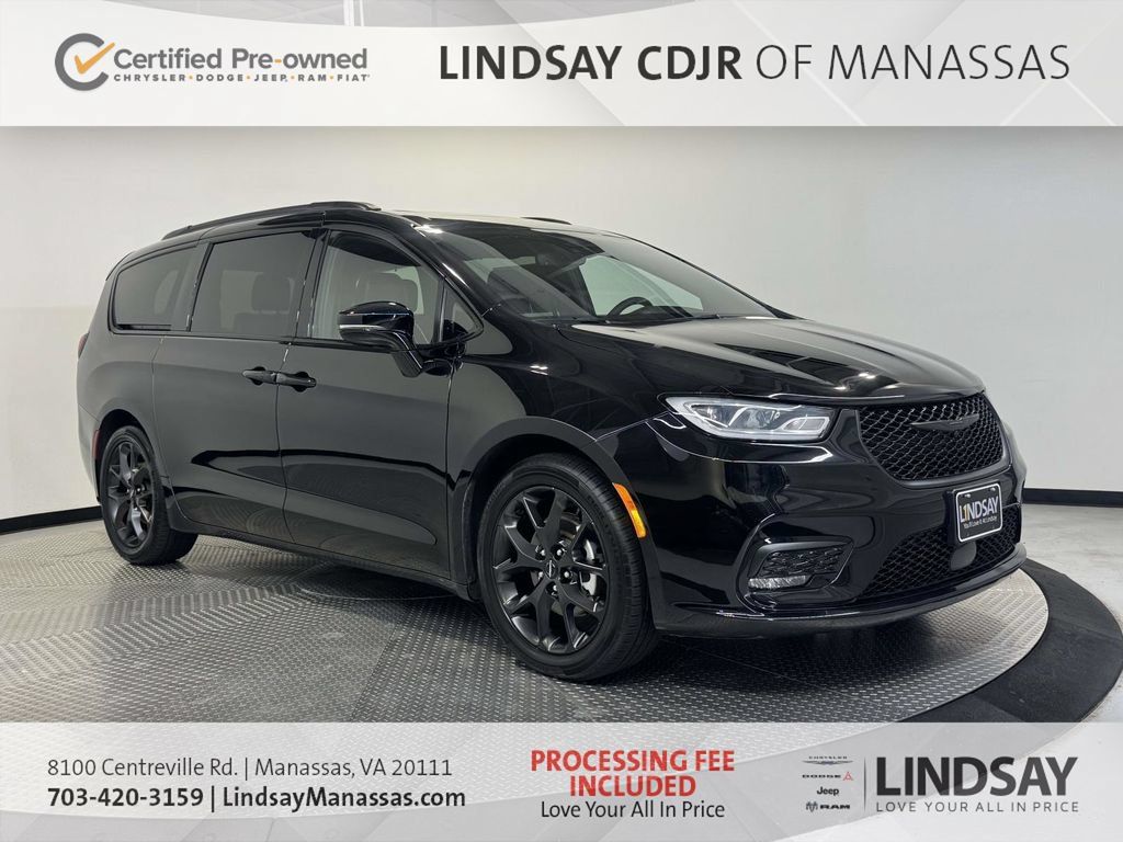 Certified 2025 Chrysler Pacifica Limited FWD image 1
