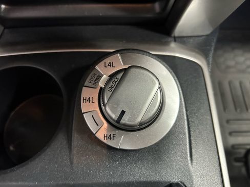 Used 2017 Toyota 4Runner Limited AWD/4WD image 19