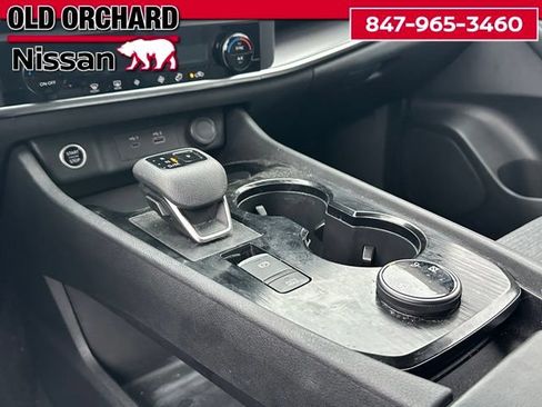 Used 2023 Nissan Rogue SV AWD/4WD image 17