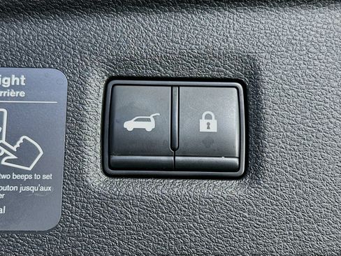 Used 2023 INFINITI QX50 Luxe w/ Accent Package FWD image 31