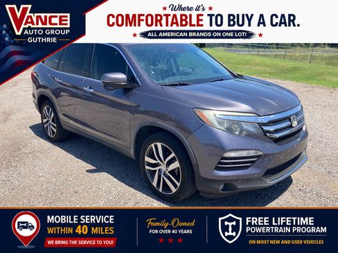 Used 2017 Honda Pilot Touring image 1