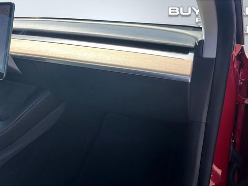 Used 2021 Tesla Model Y Long Range image 17