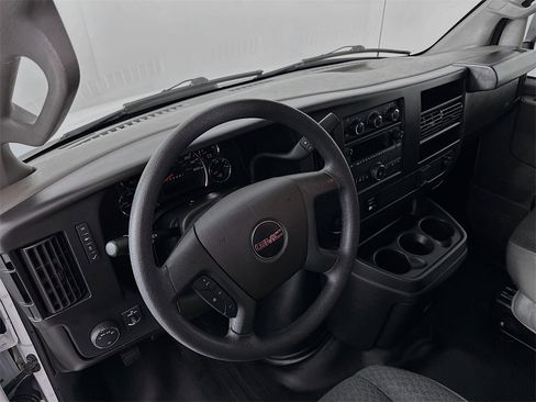 Used 2023 GMC Savana 2500 w/ Driver Convenience Package image 9