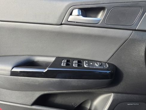 Used 2022 Kia Sportage EX w/ EX Technology Package image 23