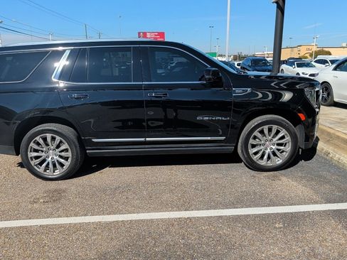 Used 2022 GMC Yukon Denali image 4