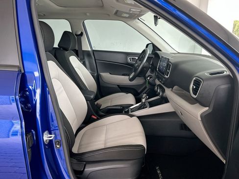 Used 2022 Hyundai Venue SEL w/ Cargo Package FWD image 29