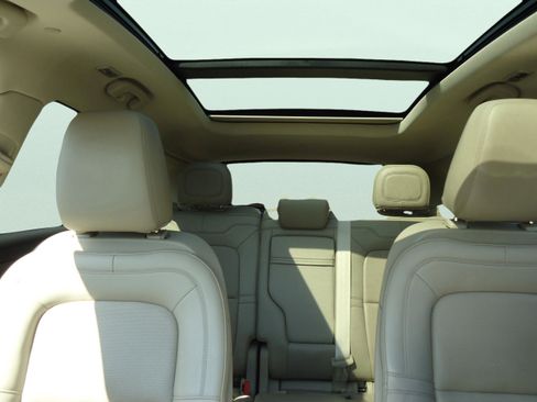 Used 2021 Lincoln Corsair Reserve w/ Equipment Group 201A image 31