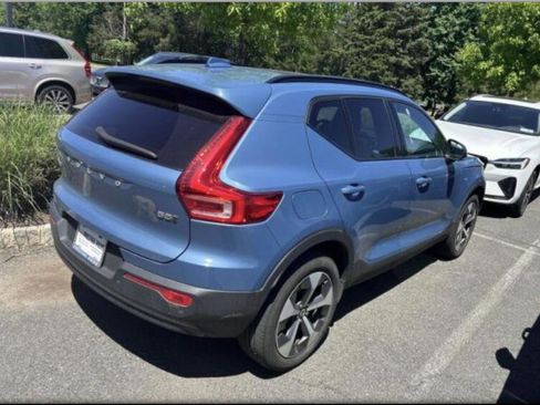 Used 2024 Volvo XC40 B5 Plus w/ Climate Package AWD/4WD image 15
