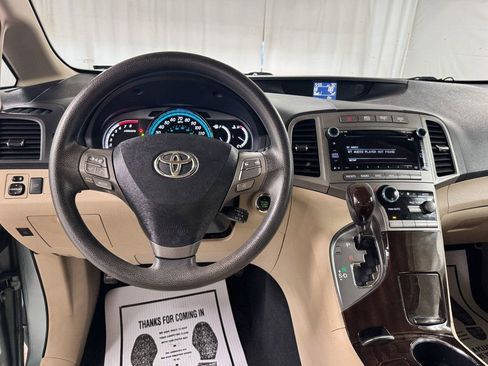 Used 2011 Toyota Venza w/ Convenience Pkg image 13
