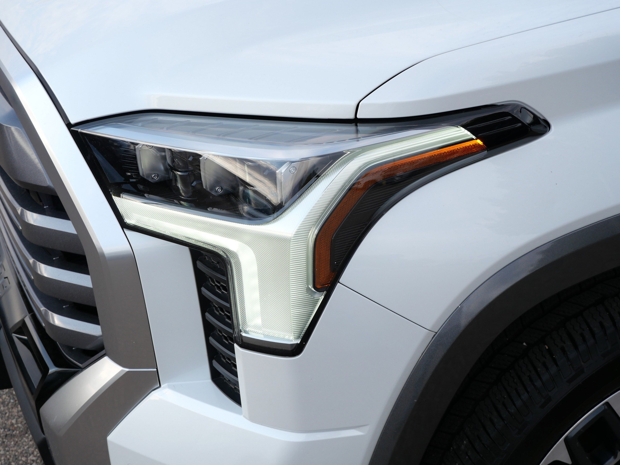 Used 2022 Toyota Tundra Limited AWD/4WD image 16