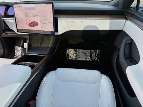 Used 2025 Tesla Model S AWD/4WD image 18