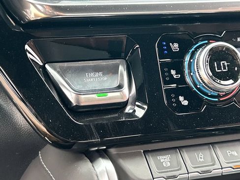 New 2026 GMC Sierra 3500 Denali Ultimate AWD/4WD image 17