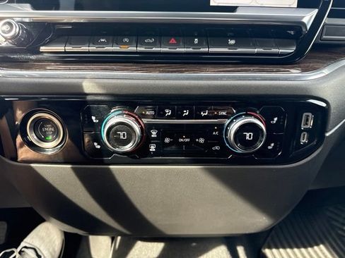 Used 2022 GMC Sierra 1500 SLE AWD/4WD image 22