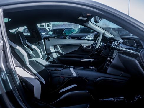 Used 2022 Ford Mustang Shelby GT500 w/ Carbon Fiber Track Pack image 31