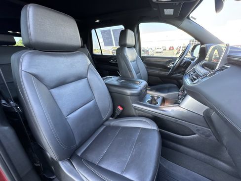 Used 2023 Chevrolet Tahoe Z71 w/ Luxury Package AWD/4WD image 27