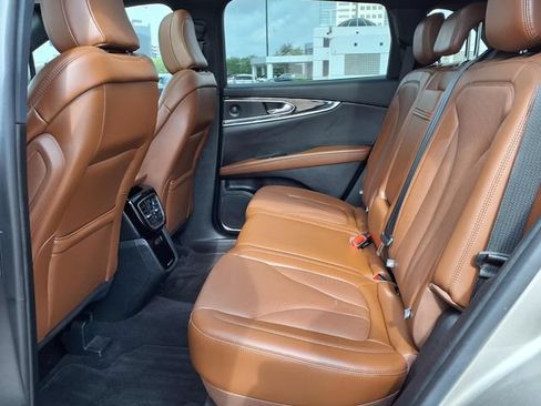 Certified 2023 Lincoln Nautilus Reserve w/ Luxury Package AWD/4WD image 5