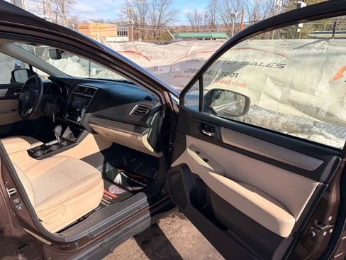 Used 2019 Subaru Outback 2.5i Premium image 21