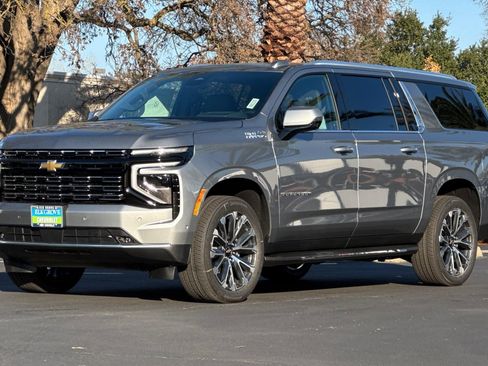 New 2026 Chevrolet Suburban High Country image 7