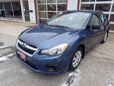 Used 2012 Subaru Impreza 2.0i image 2