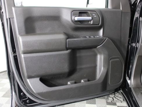 Used 2021 GMC Sierra 1500 4x4 Crew Cab w/ Sierra Value Package image 15