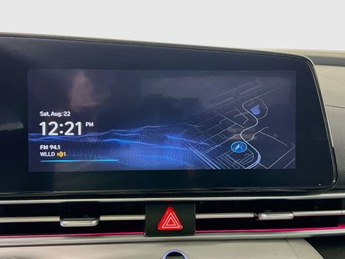 Used 2024 Hyundai Elantra Limited FWD image 27