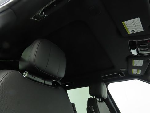 New 2026 Land Rover Range Rover SE image 17