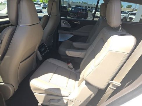 Used 2023 Lincoln Aviator Reserve w/ Equipment Group 201A AWD/4WD image 28