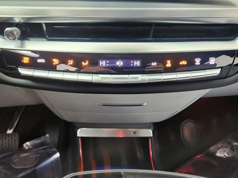 Used 2025 Cadillac Lyriq Sport image 49