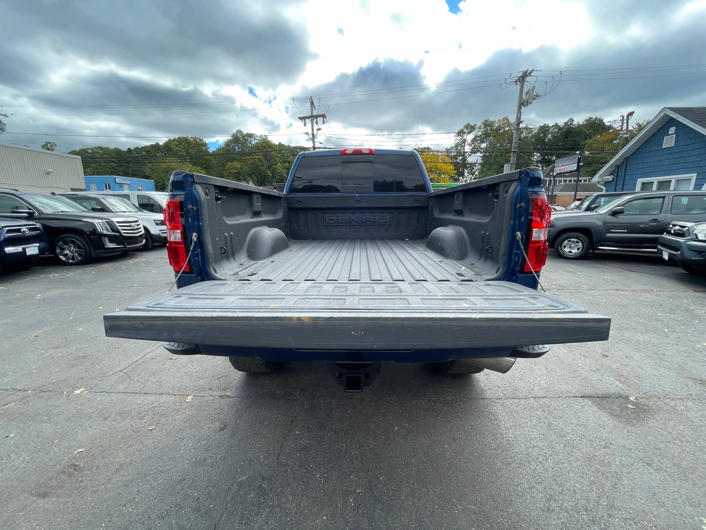 Used 2016 GMC Sierra 2500 Denali w/ Duramax Plus Package AWD/4WD image 24