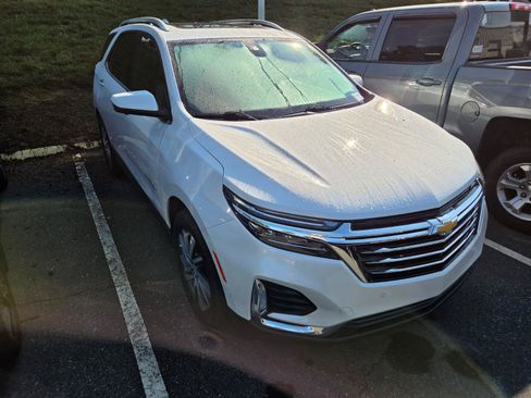 Used 2023 Chevrolet Equinox Premier AWD/4WD image 3