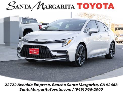 Certified 2025 Toyota Corolla SE image 1