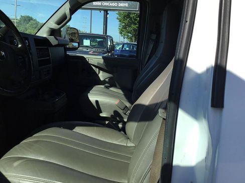 Used 2020 Chevrolet Express 2500 w/ Communications Package RWD image 13