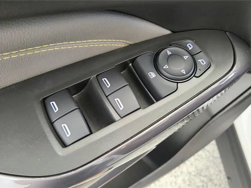 Used 2025 Chevrolet Trax ACTIV w/ Driver Confidence Package FWD image 31