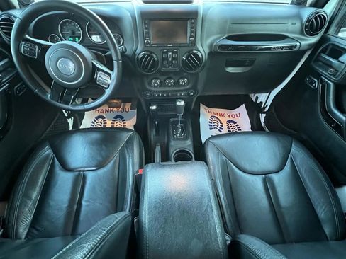 Used 2014 Jeep Wrangler Unlimited Sahara image 14