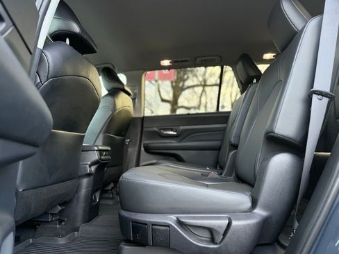 Used 2024 Toyota Grand Highlander XLE image 16