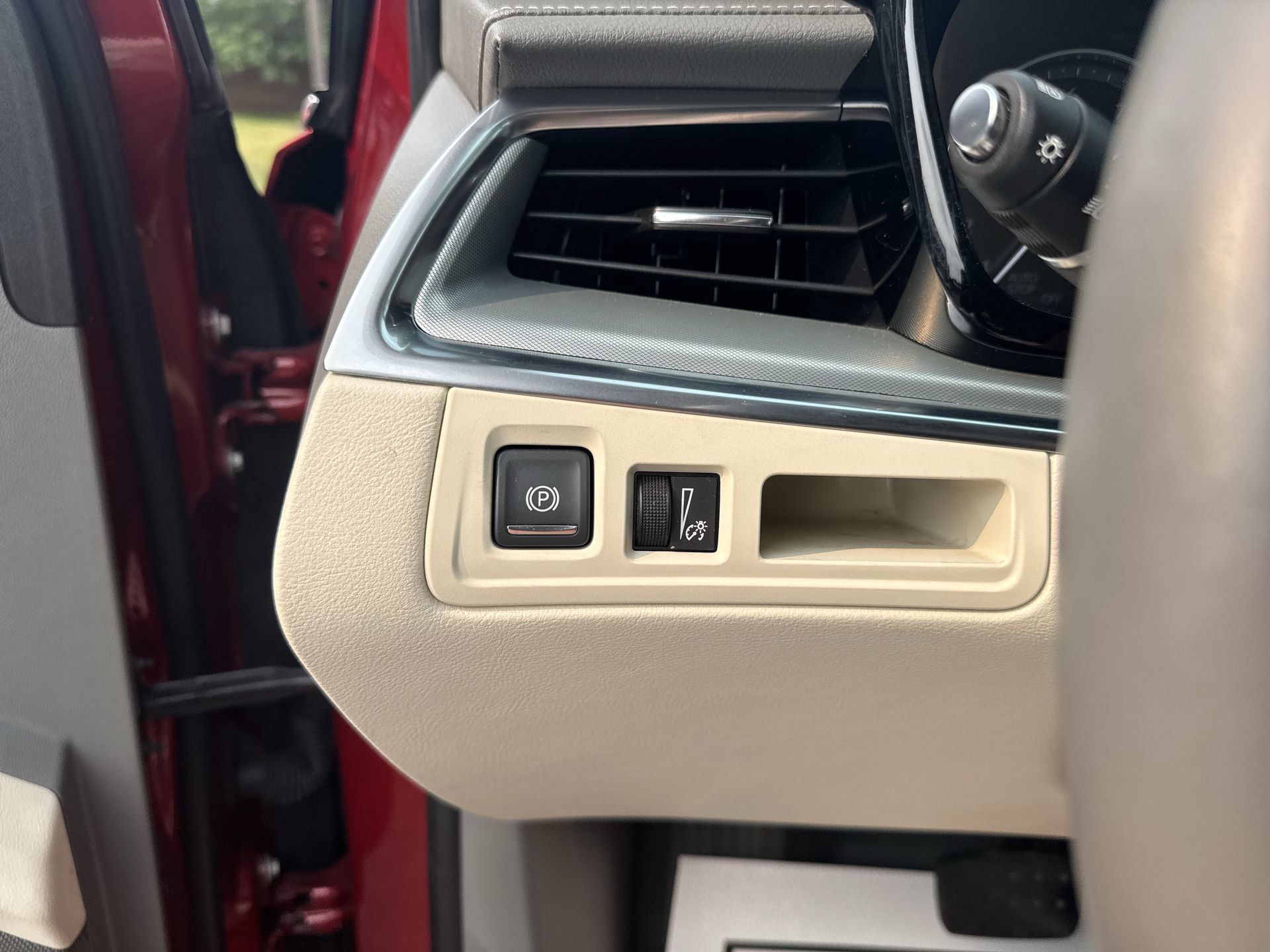 Used 2022 Cadillac XT5 Premium Luxury AWD/4WD image 18