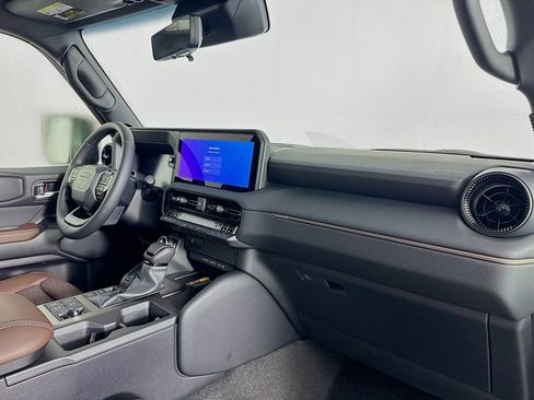Used 2026 Toyota Land Cruiser image 32