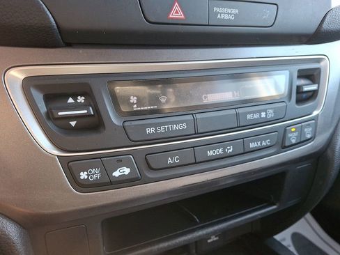 Used 2018 Honda Pilot LX image 15