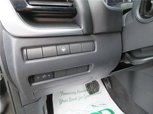 Used 2023 Nissan Rogue SV image 11