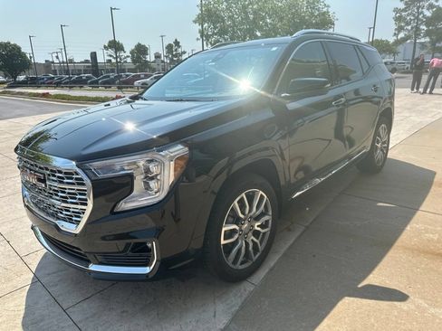 Used 2024 GMC Terrain Denali w/ Denali Premium Package AWD/4WD image 7