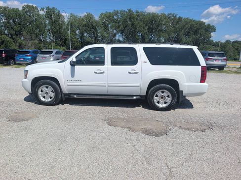 Used 2011 Chevrolet Suburban LT AWD/4WD image 6