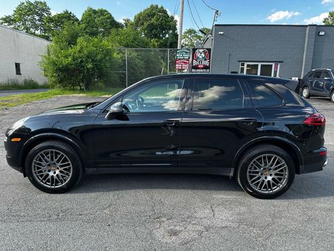 Used 2018 Porsche Cayenne image 9