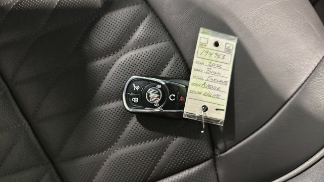 Used 2022 Buick Enclave Avenir w/ Avenir Technology Package AWD/4WD image 44