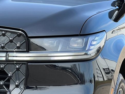 Used 2025 Lincoln Navigator Reserve w/ Jet Appearance Package image 47