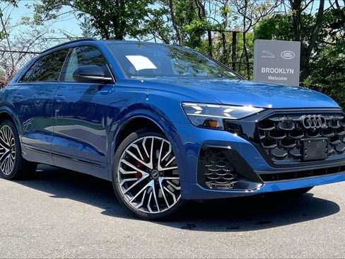 Used 2025 Audi SQ8 Prestige w/ Prestige Package AWD/4WD image 7