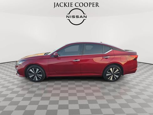 Certified 2022 Nissan Altima 2.5 SV w/ SV Premium Package AWD/4WD image 8