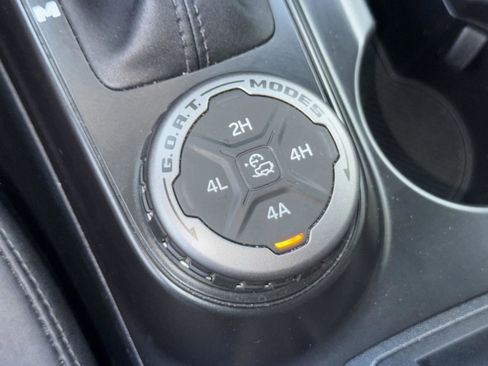 Used 2024 Ford Bronco Everglades image 17